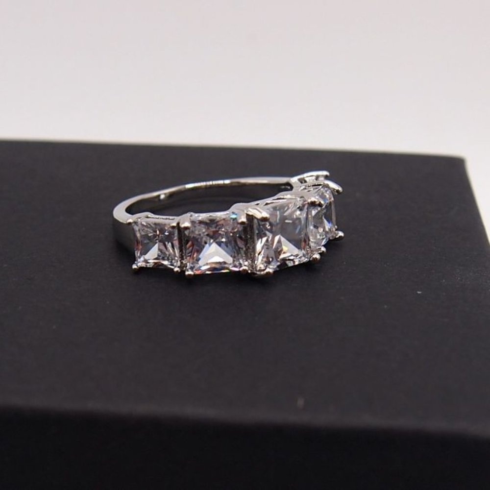 Incredible Opulent 5 Stone 6.00ctw Princess Cut Anniversary Band " Must See " - Picture 9 of 11